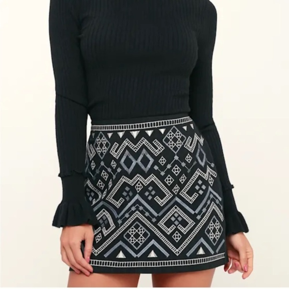 NWOT Jubilee Black Embroidered Mini Skirt